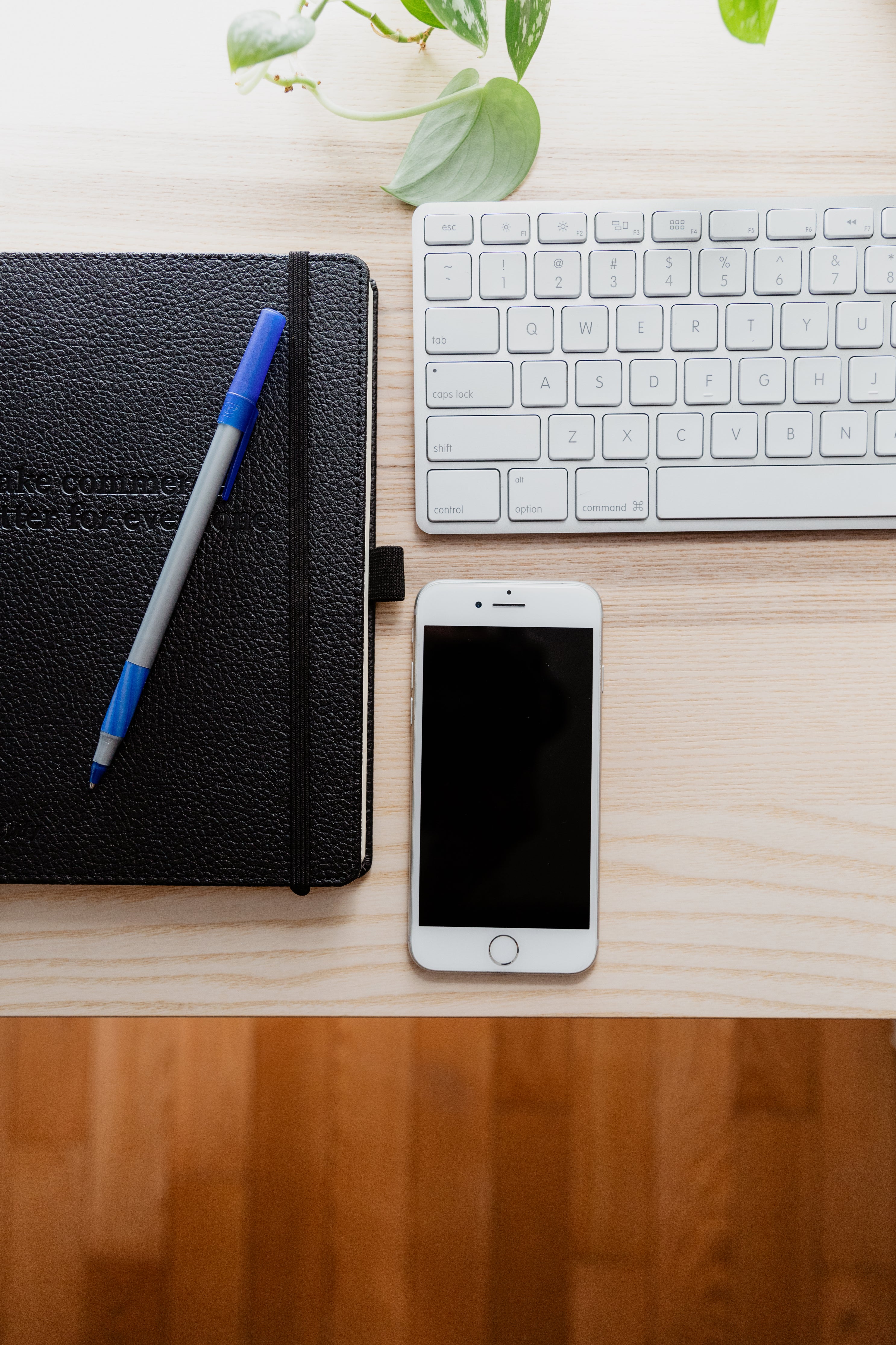 leather-bound-journal-and-mobile-phone (1)